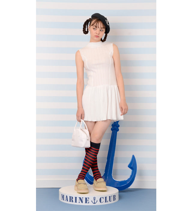UNDER PRETTIES bottle neck no sleeve one-piece