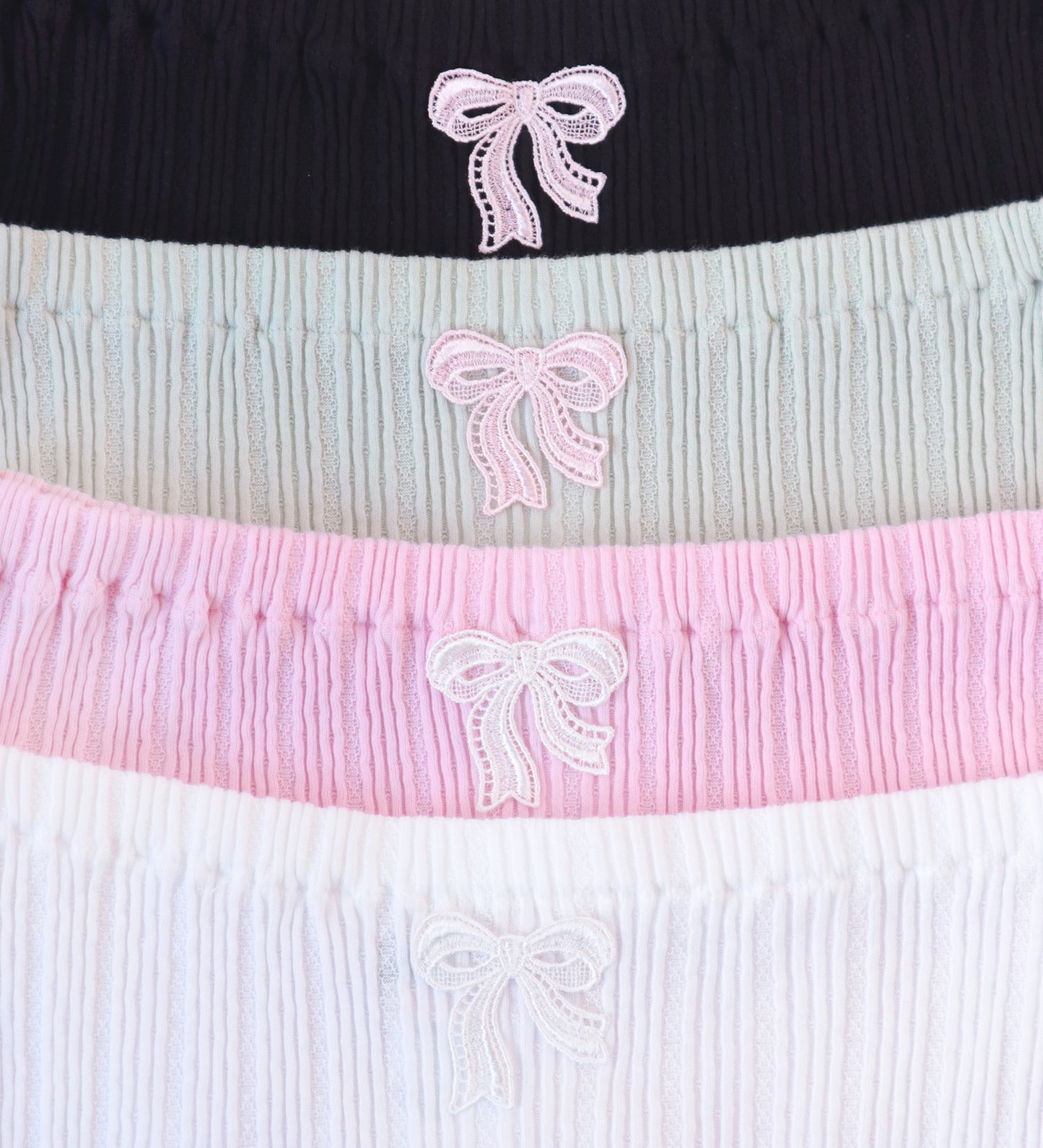 UNDER PRETTIES skirt