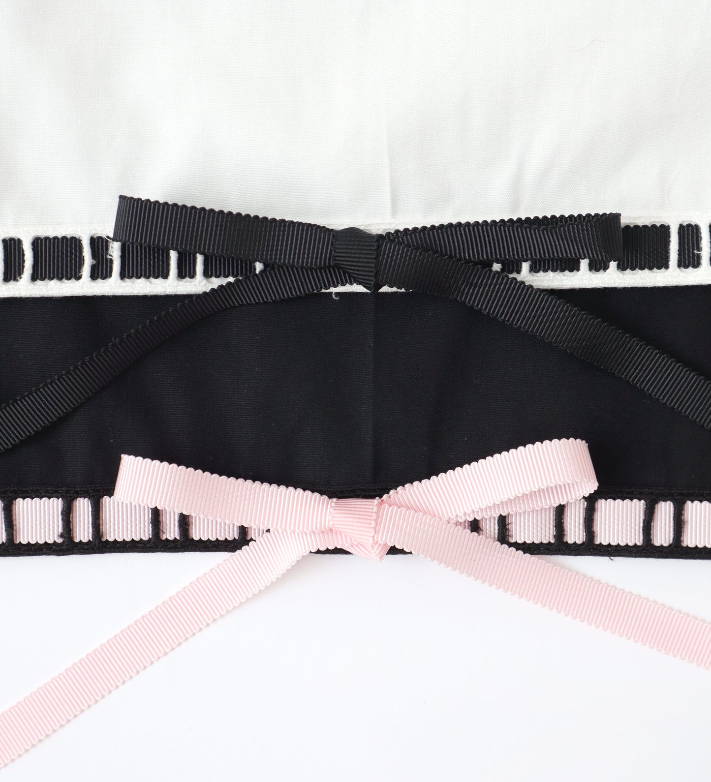 NO COUNTRY ribbon camisole