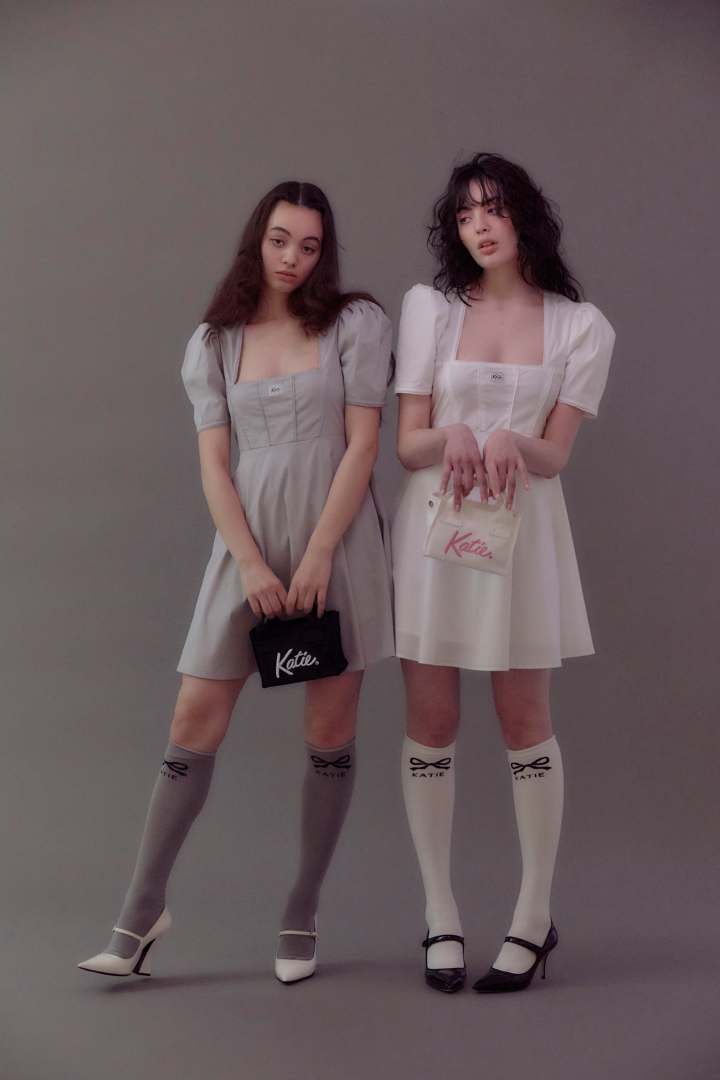 RIBBON LOGO knee-high socks