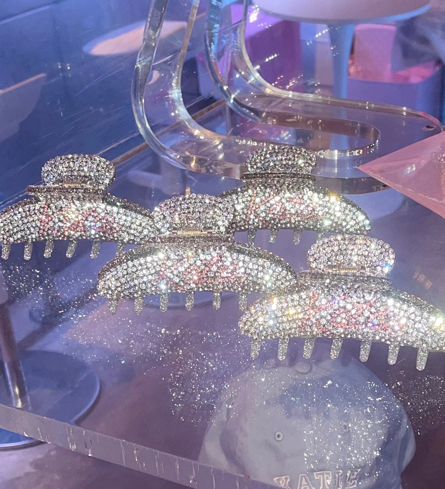 【セール中】PICKY THE SHOP ラインストーンへアクリップ ✨BEST SELLING ITEMS】All Rhinestone Hair Clip(BLACK LOGO