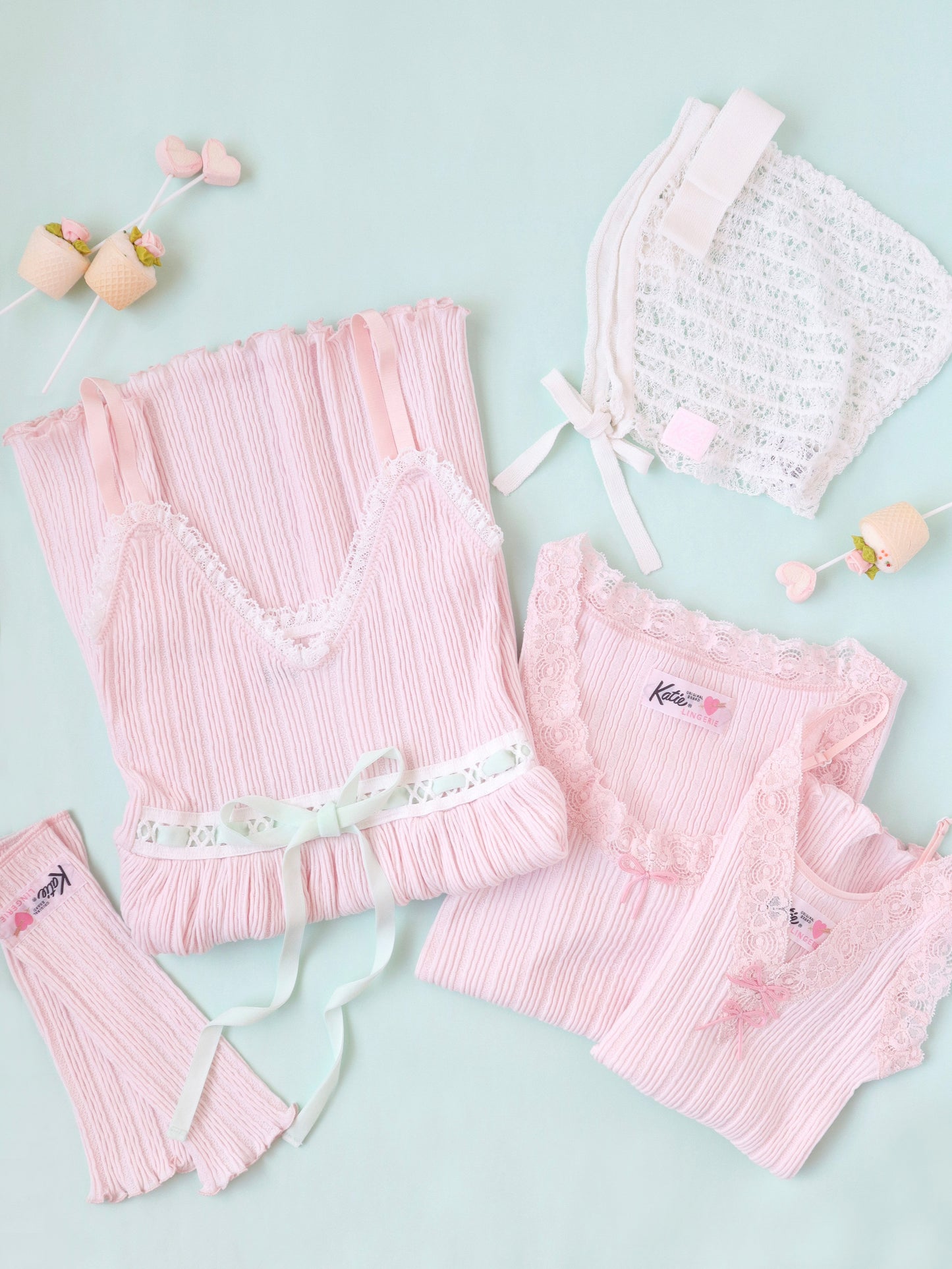 UNDER PRETTIES v-neck camisole